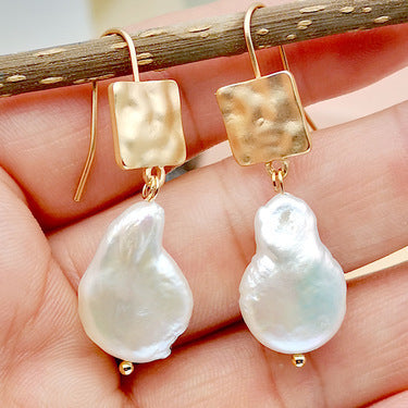 Simulation Shaped Pearl Earrings