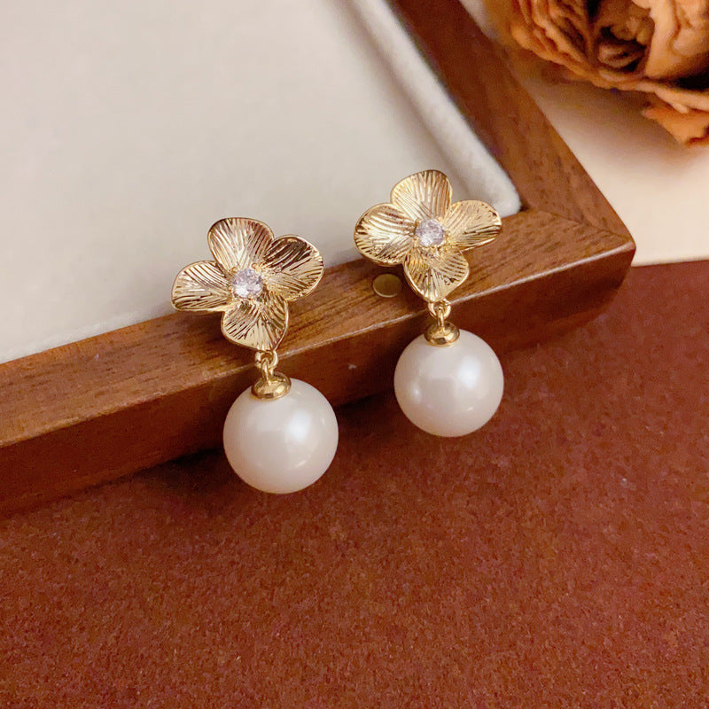 Metal Petals Pearl Earrings