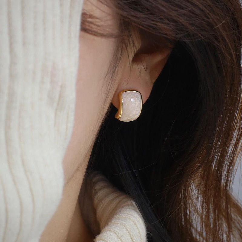 Pearl Off-white Dripping Oil Ear Studs