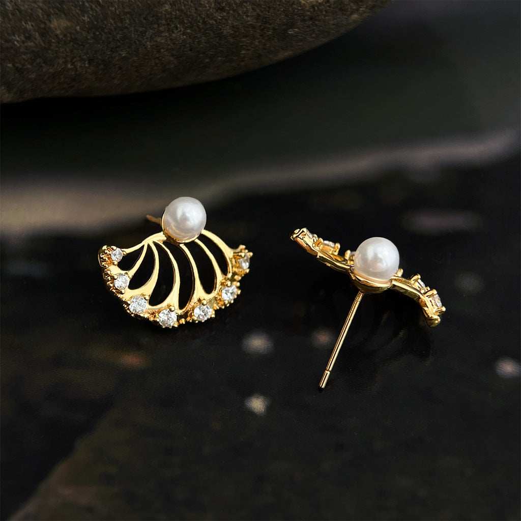 Hollow Swing Pearl Earrings