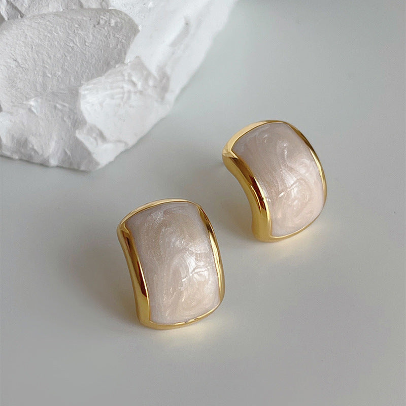 Pearl Off-white Dripping Oil Ear Studs