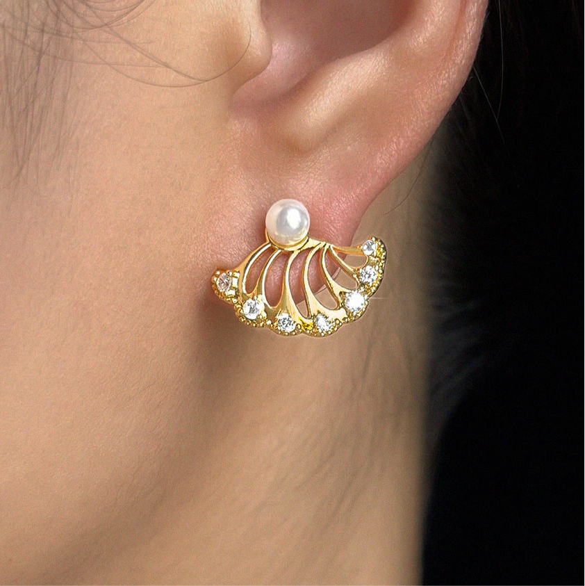 Hollow Swing Pearl Earrings