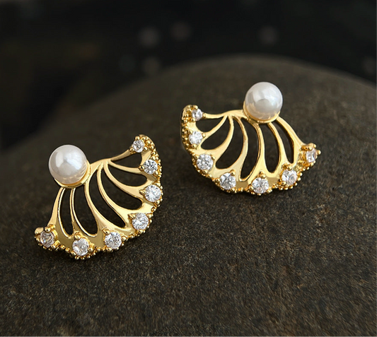 Hollow Swing Pearl Earrings