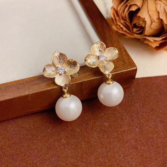 Metal Petals Pearl Earrings