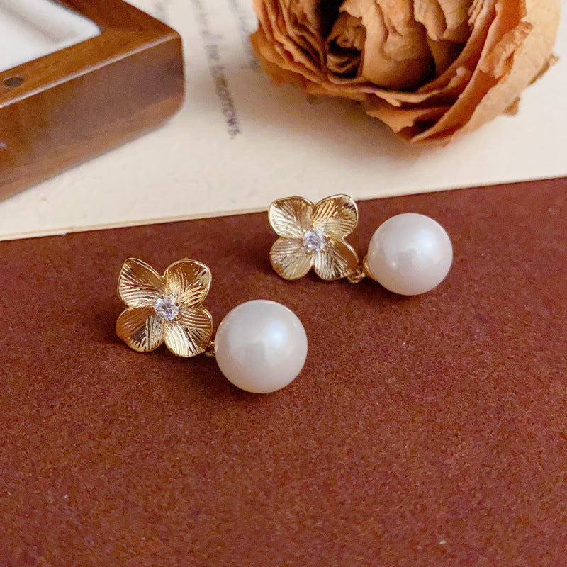 Metal Petals Pearl Earrings
