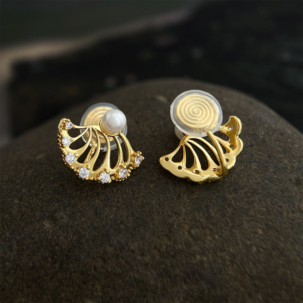 Hollow Swing Pearl Earrings