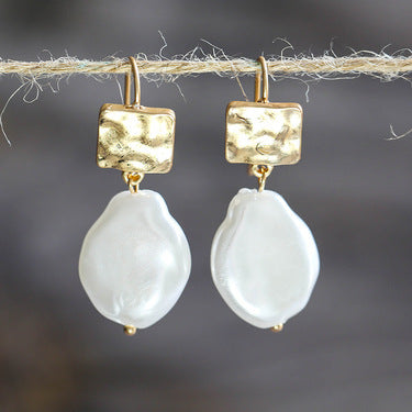 Simulation Shaped Pearl Earrings